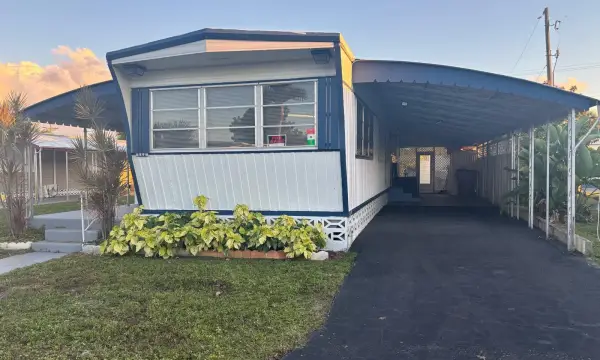 562 NE 47th St, Lot 393, Deerfield Beach, FL 33064