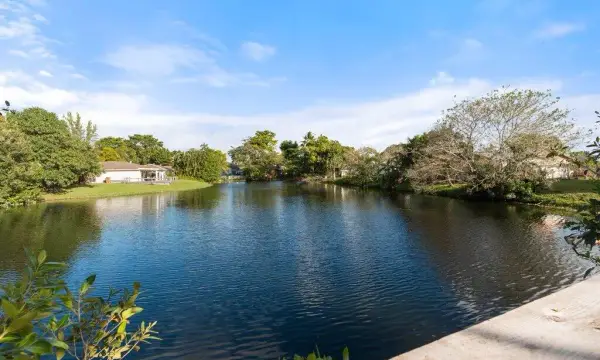 288 NW 39th Way, Deerfield Beach, FL 33442