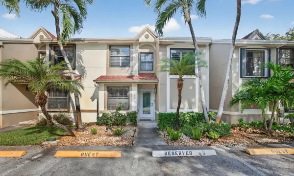 237 City View Drive 237, Fort Lauderdale, FL 33311