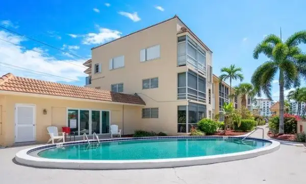 331 SW 8th Street 2-c-e, Boca Raton, FL 33432