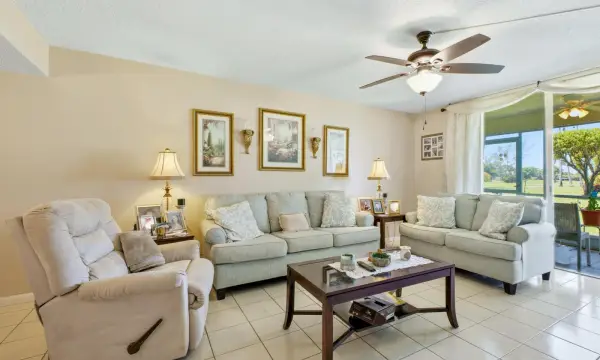 6698 10th Avenue N 106, Lake Worth, FL 33467