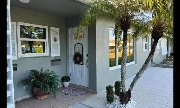 917 S Drive Terrace B, Delray Beach, FL 33445