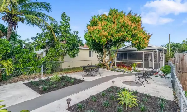 610 N D Street, Lake Worth Beach, FL 33460