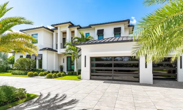 830 Lake Shore Drive, Delray Beach, FL 33444