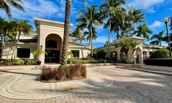 2727 Anzio Court 108, Palm Beach Gardens, FL 33410