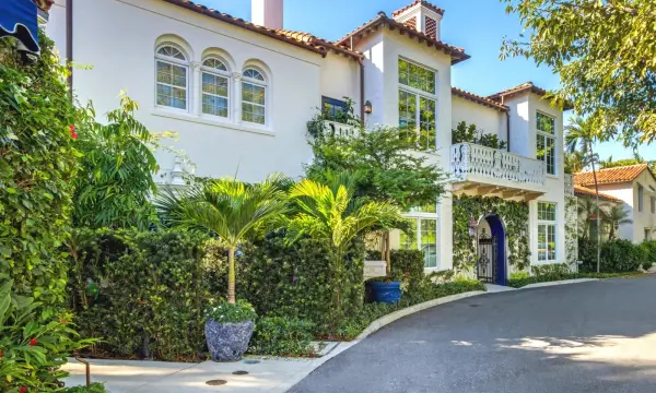 238 Phipps Plaza, Palm Beach, FL 33480