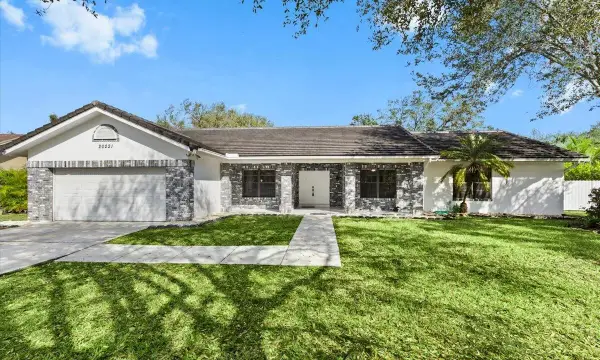 20221 NW 8th Street, Pembroke Pines, FL 33029