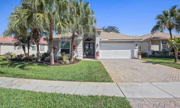 5641 Fountains Drive S, Lake Worth, FL 33467