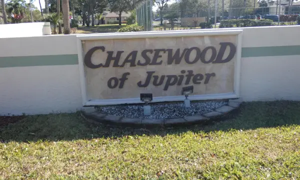 6495 SE Chasewood Drive E, Jupiter, FL 33458