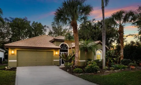 7812 Edinburough Lane, Delray Beach, FL 33446