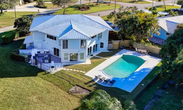 10355 Seagrape Way, Palm Beach Gardens, FL 33418