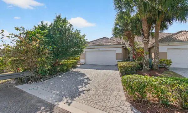 6862 Swansea Lane, Boynton Beach, FL 33472