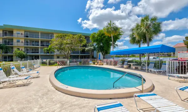 806 SE 7th Street 201, Deerfield Beach, FL 33441