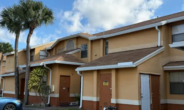 2511 NW 56th Avenue 111, Lauderhill, FL 33313