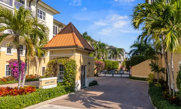 3950 N Flagler Drive 401, West Palm Beach, FL 33407