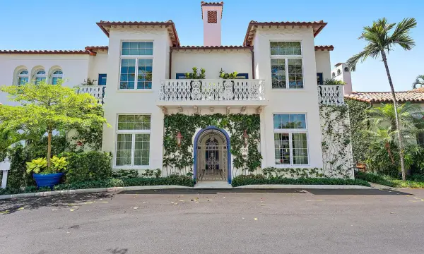 236 Phipps Plaza 101, Palm Beach, FL 33480