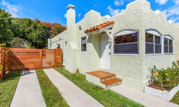 921 S M Street, Lake Worth Beach, FL 33460