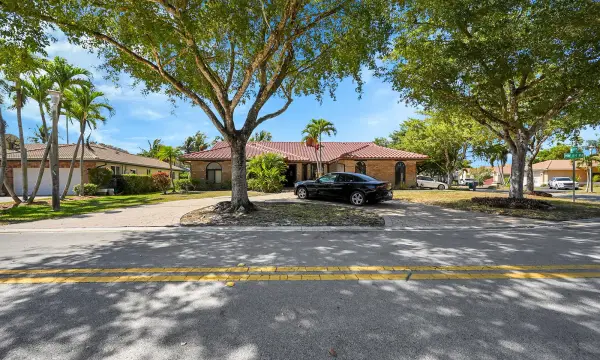 5172 NW 84th Road, Coral Springs, FL 33067