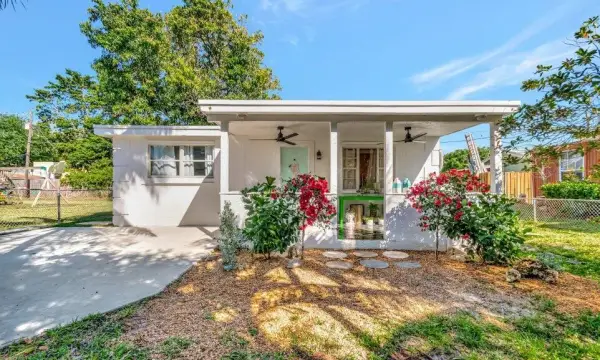 237 SW 3rd Avenue, Delray Beach, FL 33444