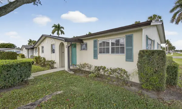 2960 Ashley Drive E D, West Palm Beach, FL 33415