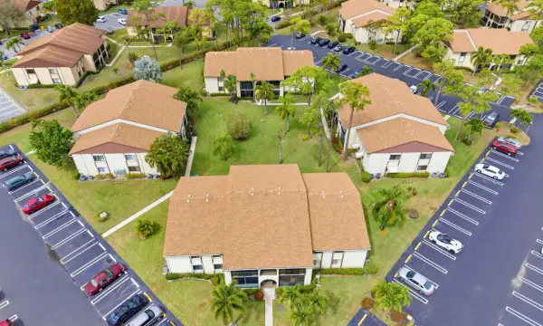 331 Knotty Pine Circle D-2, Greenacres, FL 33463