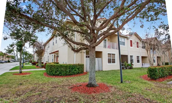 9125 Pershore Place 8204, Tamarac, FL 33321