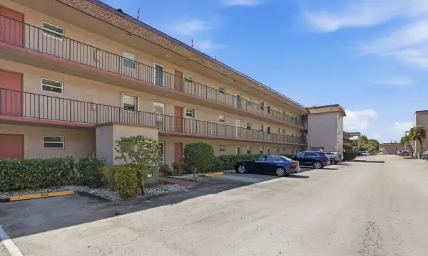 721 Lori Drive 113, Palm Springs, FL 33461