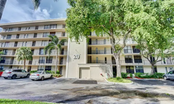 20 Royal Palm Way 602, Boca Raton, FL 33432