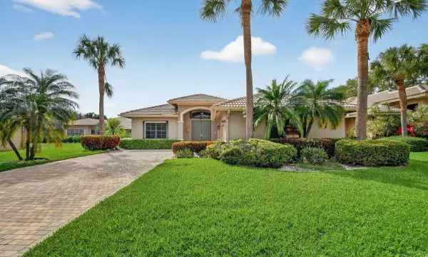 8046 Via Grande, Boynton Beach, FL 33437