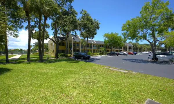 1509 Meadows Circle W, Boynton Beach, FL 33436