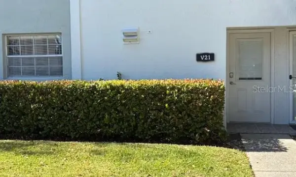 3806 N Oak Drive, Unit V21, Tampa, FL, 33611
