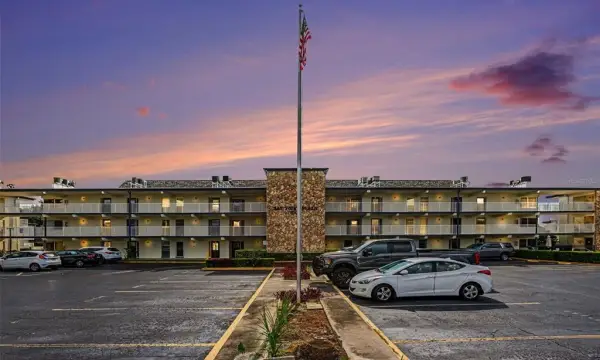 6100 12th Street S, Unit 313, St Petersburg, FL, 33705