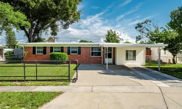 6913 W Clifton Street, Tampa, FL, 33634