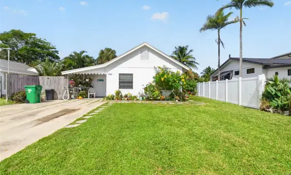 713 S Lake Avenue, Delray Beach, FL, 33483