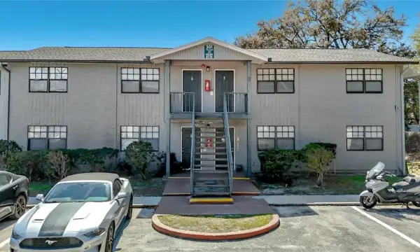 201 Pine Violet Court, Unit 201, Tampa, FL, 33612
