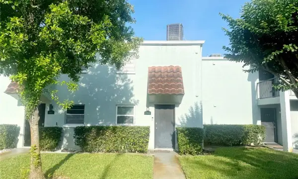 2864 SOMERSET PARK DRIVE UNIT 2864, TAMPA, FL, 33613