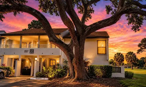 2117 Lakewood Club Drive S, Unit 7-n, St Petersburg, FL, 33712