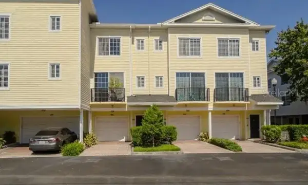9729 Meadow Field Circle, Tampa, FL, 33626