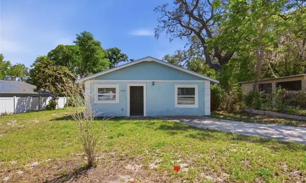 728 E Spruce Street, Tarpon Springs, FL, 34689