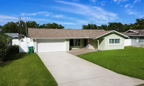 5669 45th Avenue N, Kenneth City, FL, 33709