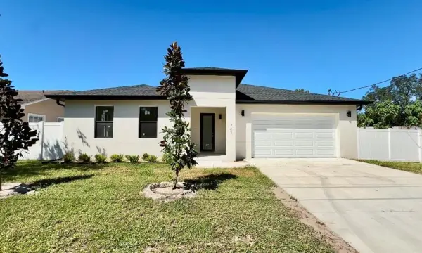 707 W Country Club Drive, Tampa, FL, 33612