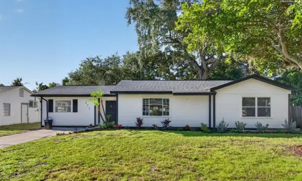 835 Poinsettia Avenue, Tarpon Springs, FL, 34689