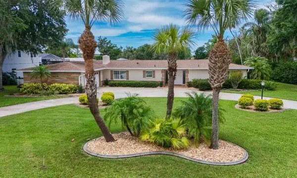 1202 SE Kings Bay Drive, Crystal River, FL, 34429
