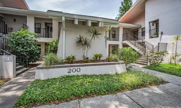 300 S Florida Avenue, Unit 200j, Tarpon Springs, FL, 34689