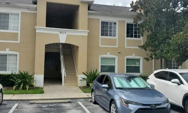 9517 Amberdale Court, Unit 202, Riverview, FL, 33578