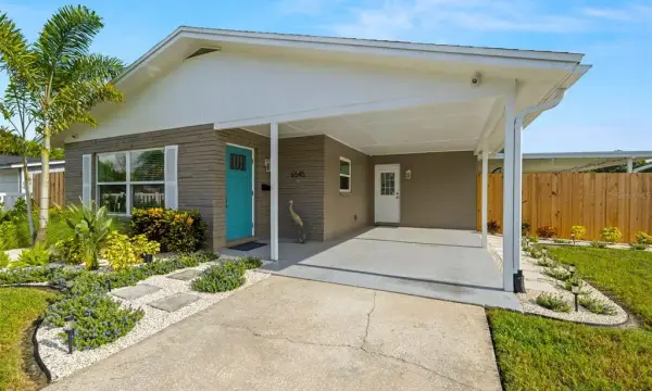 6545 S West Shore Circle, Tampa, FL, 33616