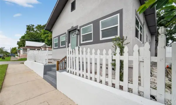 2525 W Beach Street, Tampa, FL, 33607