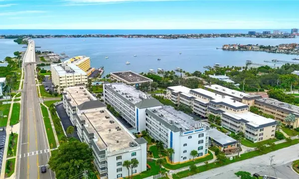 131 Bluff View Drive, Unit 109, Belleair Bluffs, FL, 33770