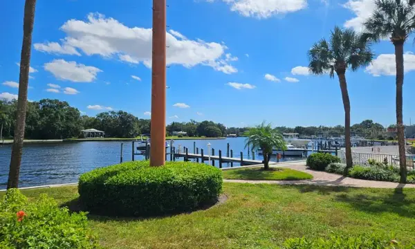 2424 W Tampa Bay Boulevard, Unit I102, Tampa, FL, 33607
