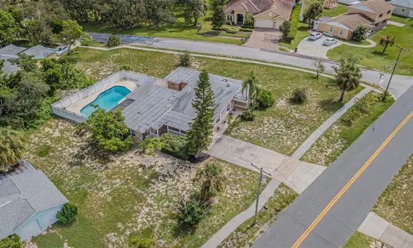 912 Riverside Drive, Tarpon Springs, FL, 34689